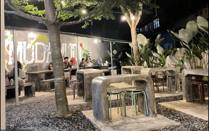 Kopi dan suasana MUDA MUDI