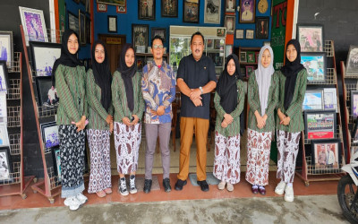 Penyerahan Siswa PKL di Anton Photo