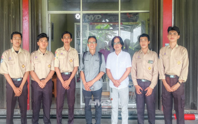 PENYERAHAN SISWA PKL