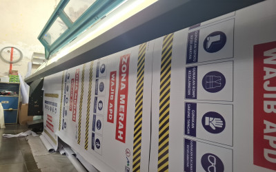 Dokumentasi Proses Kerja Industri Hari ke-65 di Caraka Digital Printing